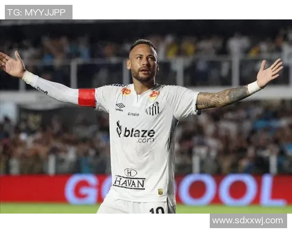 足球明星内马尔亲吻瞬间引发热议球迷纷纷点赞与祝福